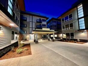 Building Photo - 2330 Yakima Ct