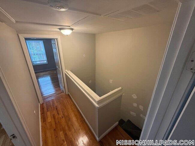 Building Photo - 38 Forest St