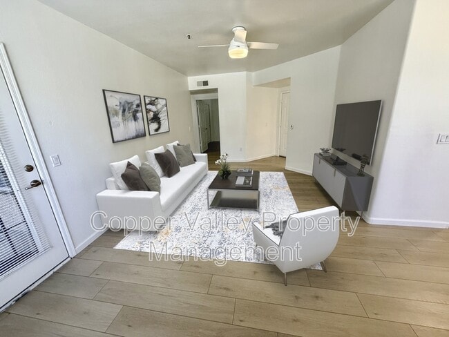 Building Photo - 4925 E Desert Cove Ave