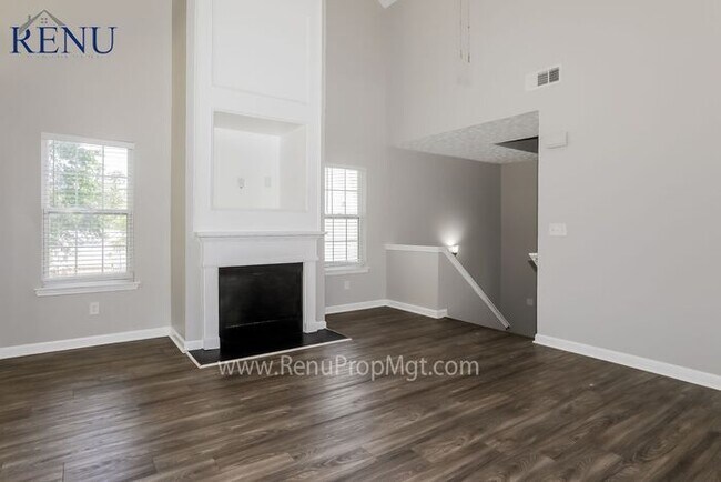 Foto del edificio - Now Available!