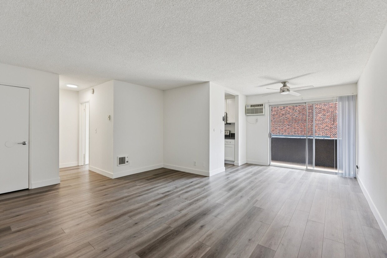 Primary Photo - Victoria Apartments