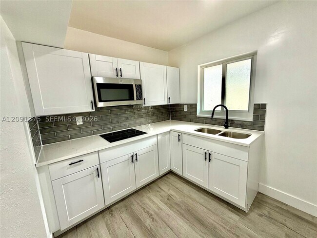 Foto del edificio - 2337 SW 17th Ave