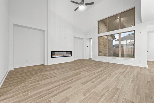Foto del edificio - 2714 Sweet Honey Ln