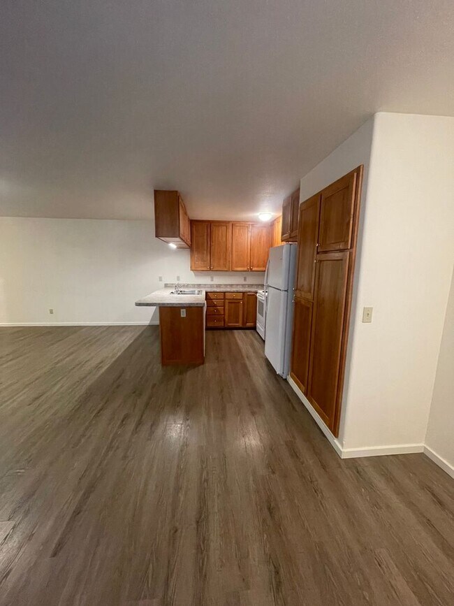 Foto del edificio - Convieniently located charming duplex with modern updates!