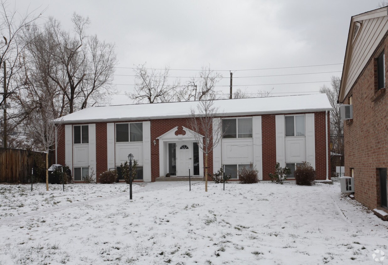 Primary Photo - 1460 S Ash St