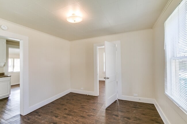 Foto del edificio - 8402 Brockton St