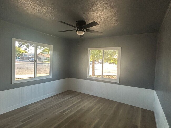 Foto del edificio - Spacious 4 bedroom