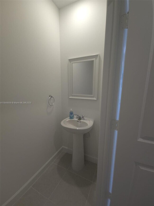 Foto del edificio - 321 SE Crossoak Ln