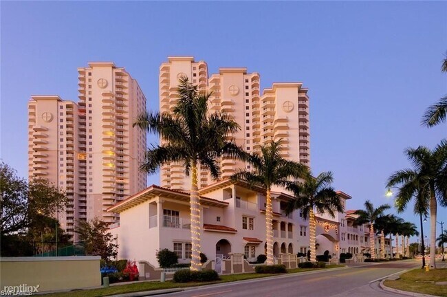 Foto del edificio - 3 br, 2 bath Condo - 2104 West First Stree...