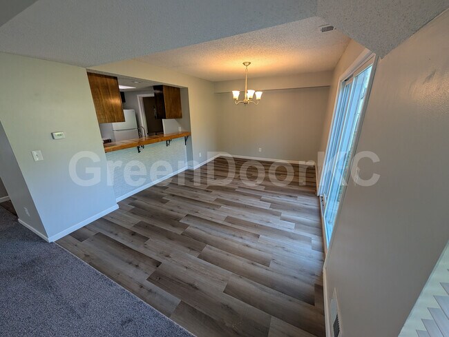 Foto del edificio - 16520 W 141st St