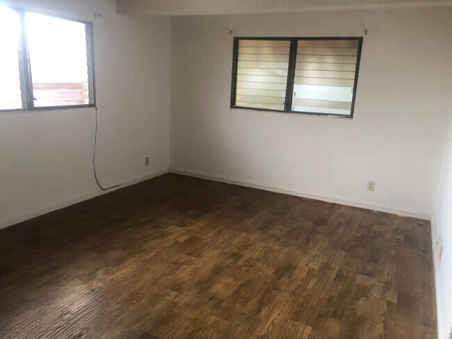 Building Photo - 213 Waena St