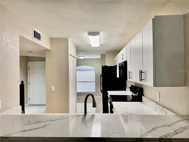 Building Photo - 14922 Par Club Cir