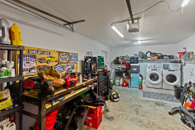 Building Photo - 1710 Charles St