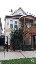 Building Photo - 4054 S Artesian Ave