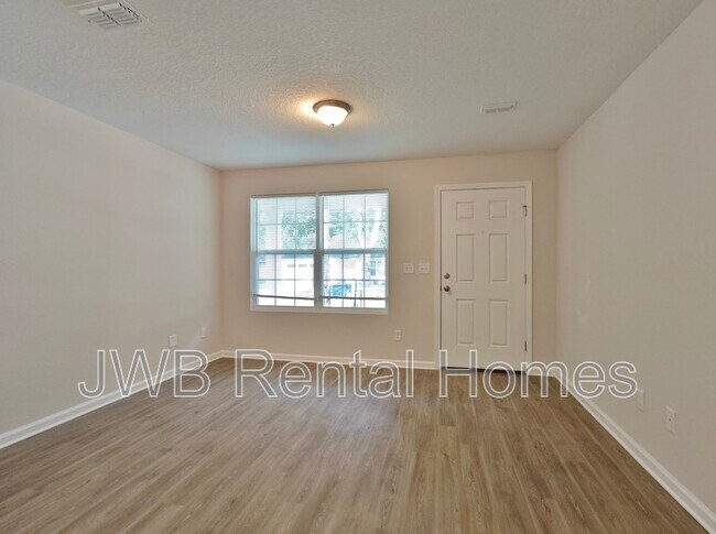 Foto del edificio - 11137 Pine St