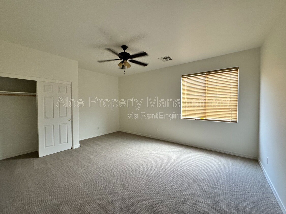 Foto principal - 43658 Caven Dr