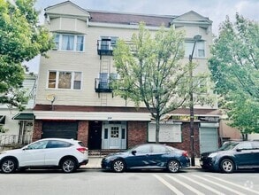 Building Photo - 120 Danforth Ave