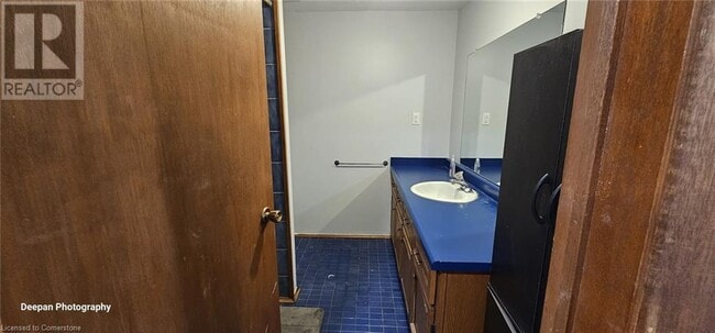 Building Photo - 434 Karn St