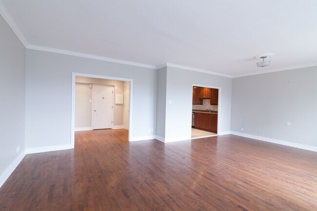 Building Photo - 3468 Rue Drummond