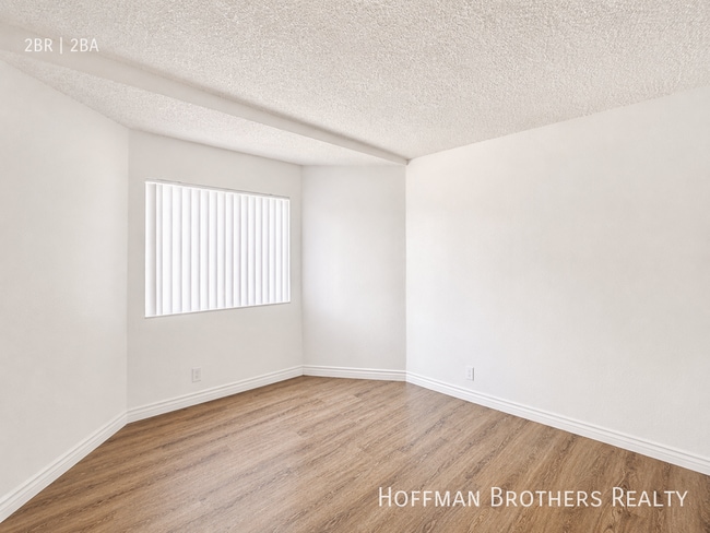 Building Photo - 15552 Nordhoff St