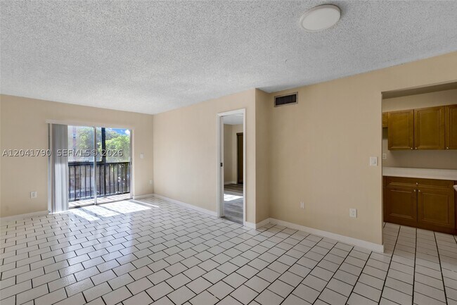 Foto del edificio - 4805 NW 7th St