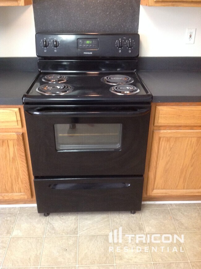 Foto del edificio - 7949 Bristle Ln