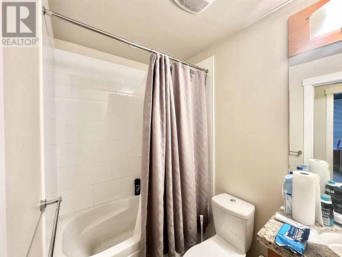 Photo principale - 5788-5788 Birney Ave