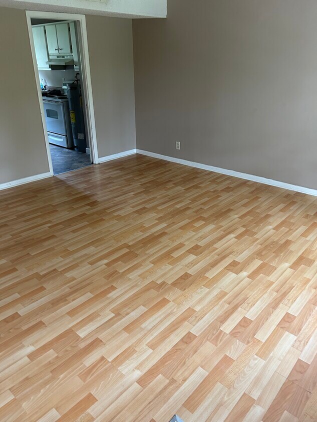 Primary Photo - 2015 College Rd