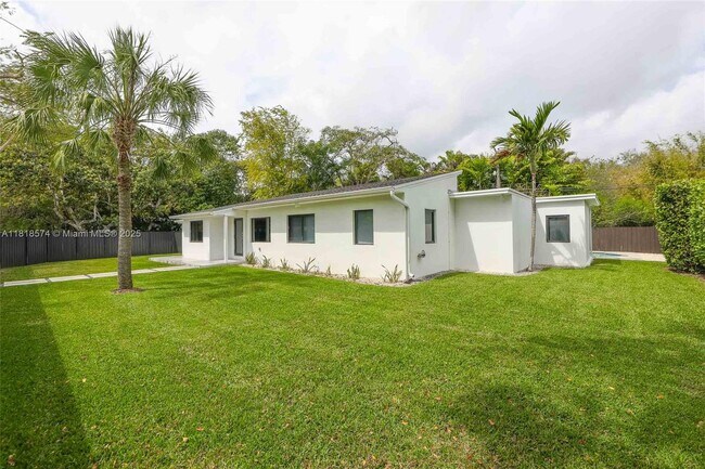 Foto del edificio - 5895 SW 50th Terrace