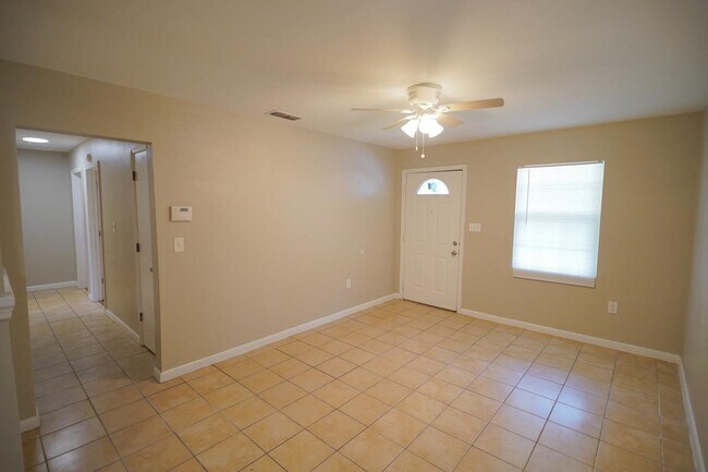 Foto del edificio - 2808 Southwood Dr