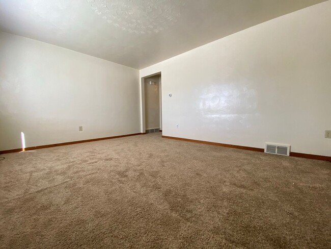 Foto del edificio - Outstanding Two Bedroom in Cheswick! Centr...