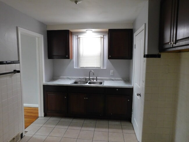 Foto del edificio - Newly Refreshed Move In Ready Bungalow