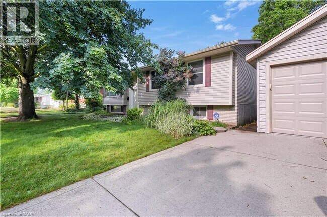 Building Photo - 206 Shelley Dr