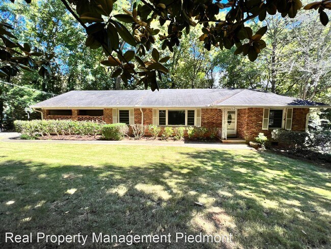 Foto del edificio - 3 br, 2 bath House - 4365 Peachtree Dunwoody