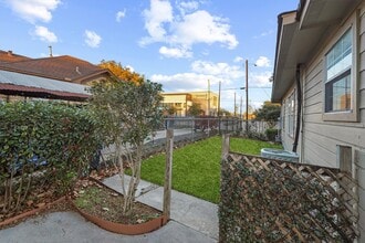 Building Photo - 1615 Airline Dr