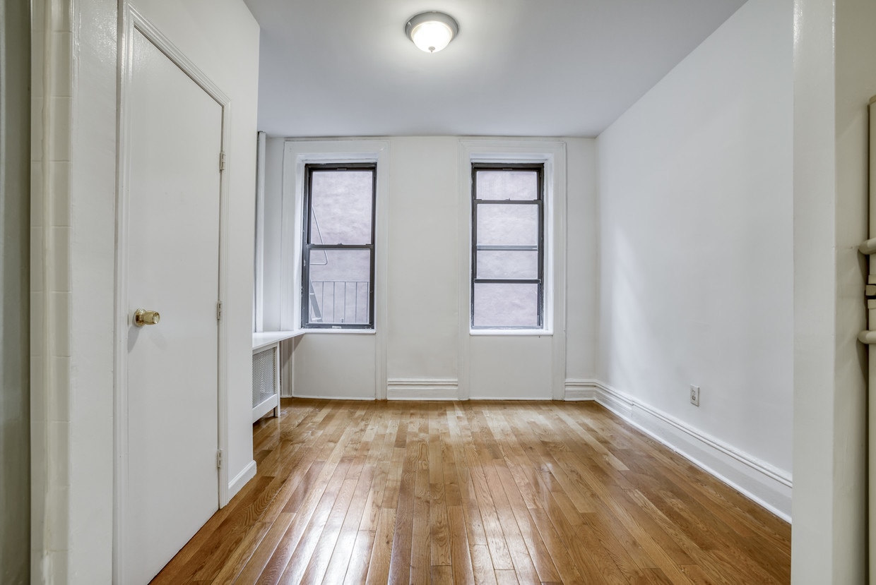 Primary Photo - 1073 1st Avenue