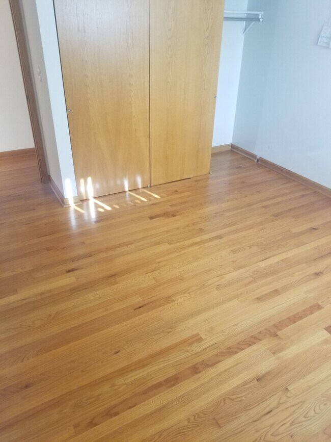 Building Photo - 415 E Prospect Ave