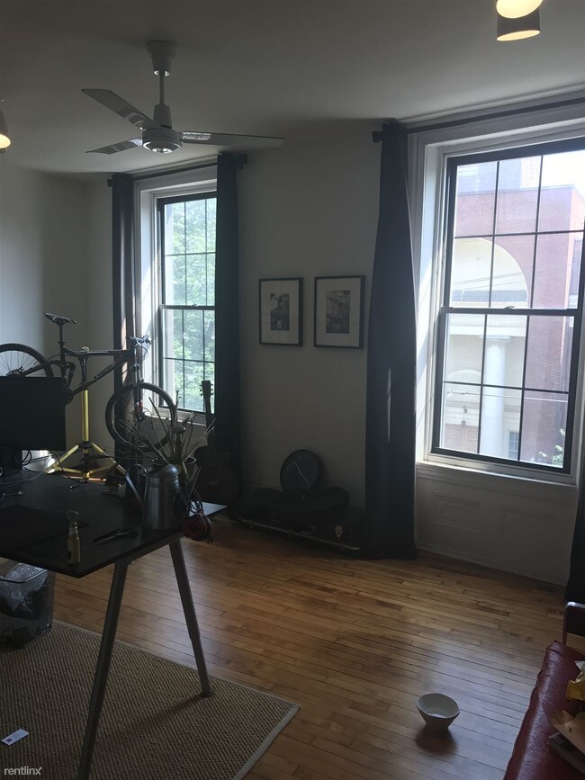Foto del edificio - 229 Brown St