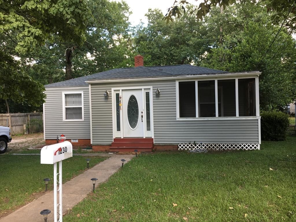 Foto principal - 1230 Two Notch Rd SE