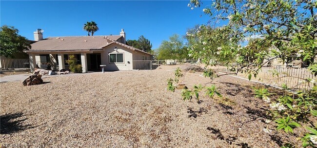 Foto del edificio - 5213 Orchard Hills Ave