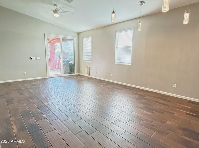 Foto del edificio - 7453 E Osage Ave