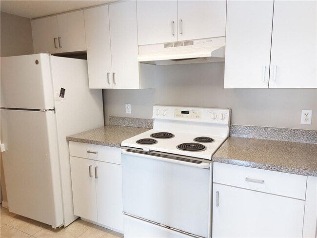 Foto del edificio - 5001 Wiles Rd