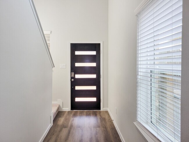 Foto del edificio - 94 Valiant Ridge Trail