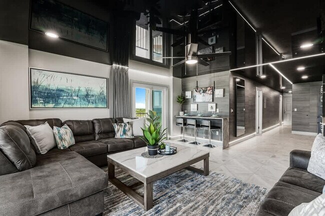 Building Photo - 8743 Thomas Dr