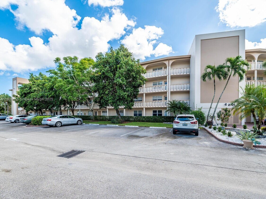 2101 Lucaya Bend Unit C1