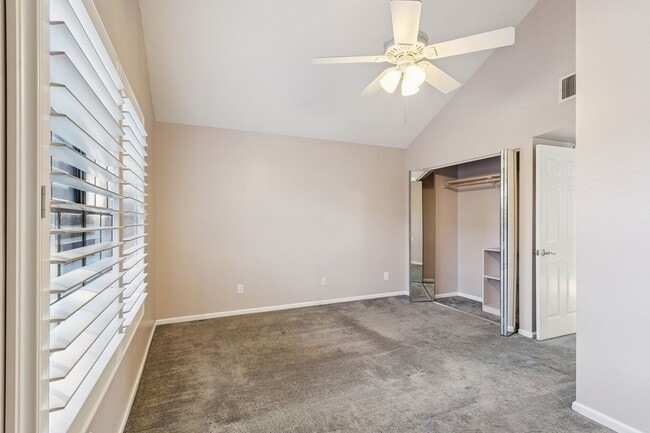 Building Photo - Beautiful 2 Bedroom