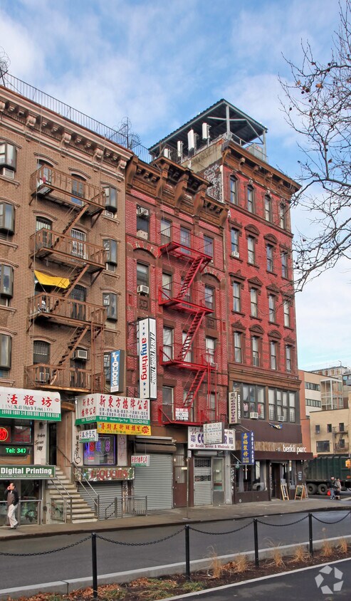 Building Photo - 103 Allen St
