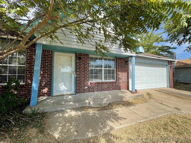Building Photo - 200 E Laredo Pl