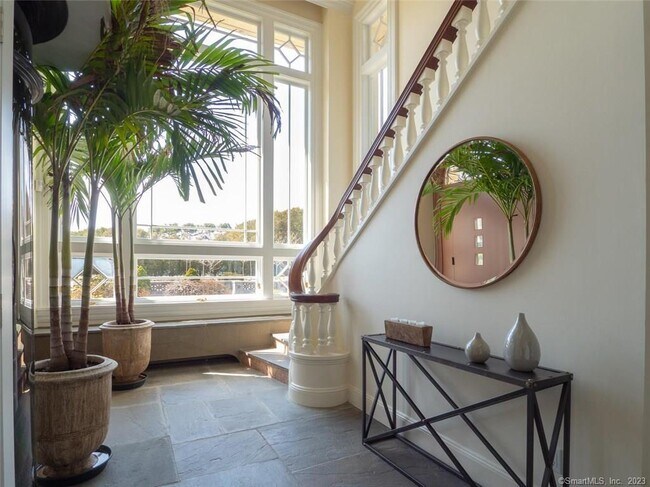 Foto del edificio - 10 Bluewater Hill S