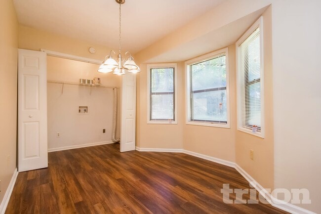 Building Photo - 4251 Cary Dr SW